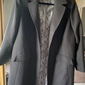 Black, lined, 18w, LeSuit pantsuit. Elastic waist.